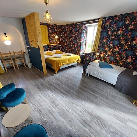 Logis Hotels - Auberge De L'Ile - Hotel 3 Etoiles Et Restaurant Creysse  エクステリア 写真