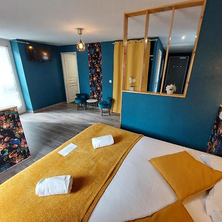 Logis Hotels - Auberge De L'Ile - Hotel 3 Etoiles Et Restaurant Creysse  エクステリア 写真