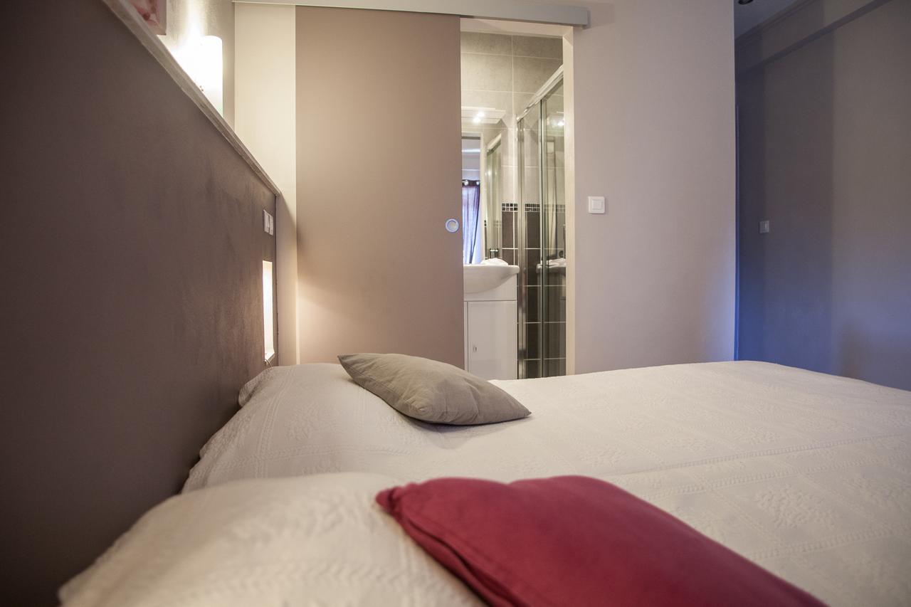 Logis Hotels - Auberge De L'Ile - Hotel 3 Etoiles Et Restaurant Creysse  エクステリア 写真