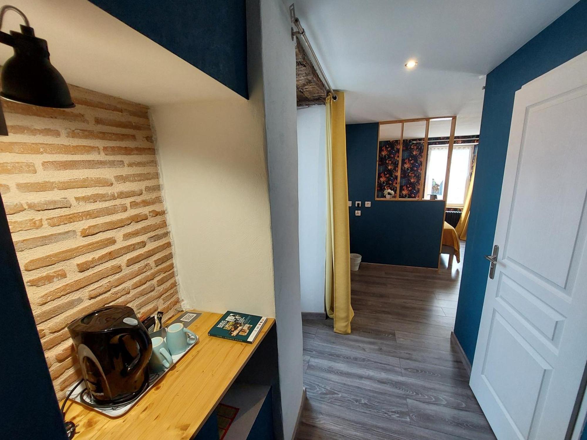 Logis Hotels - Auberge De L'Ile - Hotel 3 Etoiles Et Restaurant Creysse  エクステリア 写真