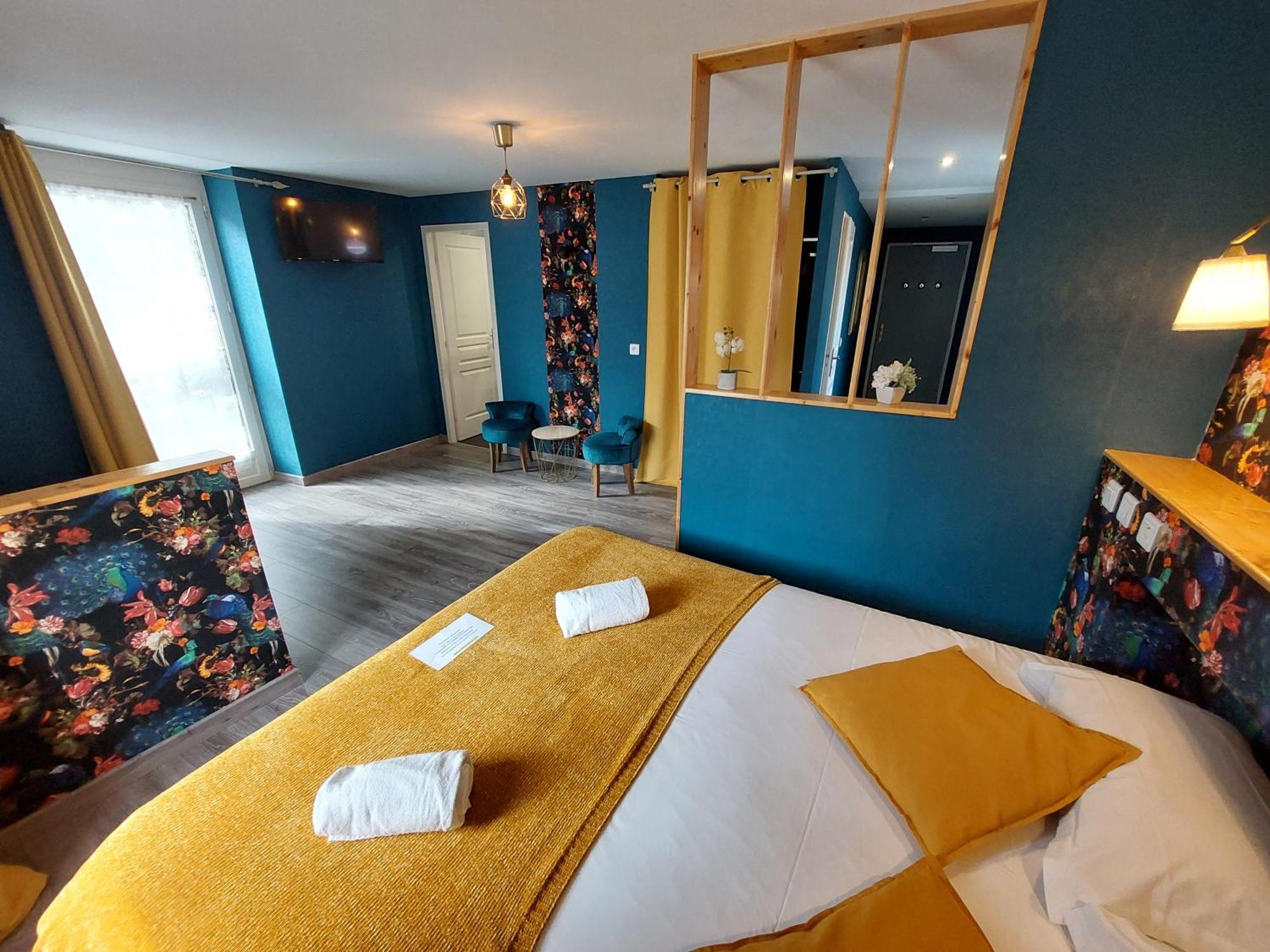 Logis Hotels - Auberge De L'Ile - Hotel 3 Etoiles Et Restaurant Creysse  エクステリア 写真