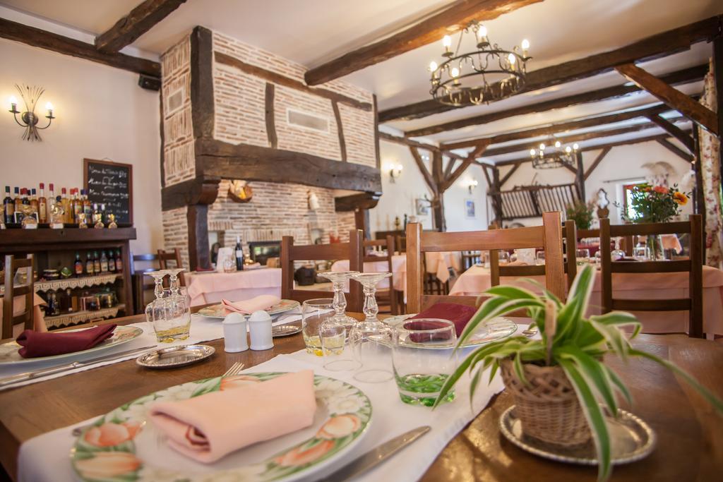 Logis Hotels - Auberge De L'Ile - Hotel 3 Etoiles Et Restaurant Creysse  エクステリア 写真