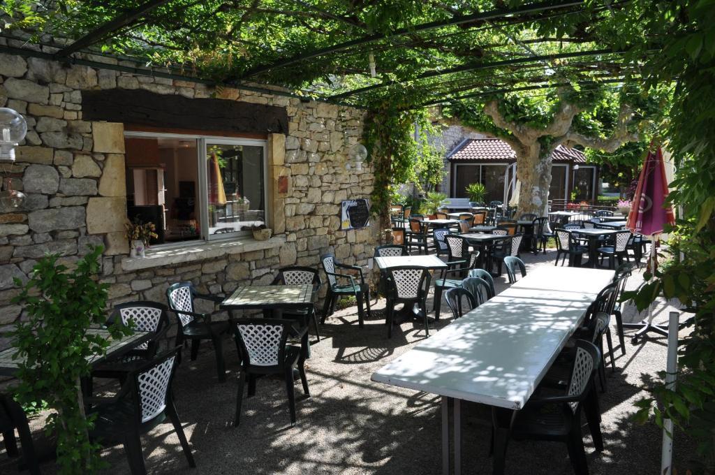 Logis Hotels - Auberge De L'Ile - Hotel 3 Etoiles Et Restaurant Creysse  エクステリア 写真