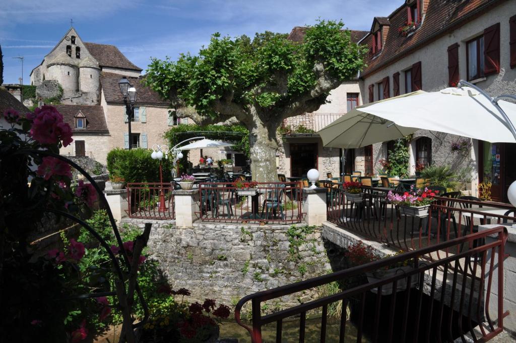 Logis Hotels - Auberge De L'Ile - Hotel 3 Etoiles Et Restaurant Creysse  エクステリア 写真
