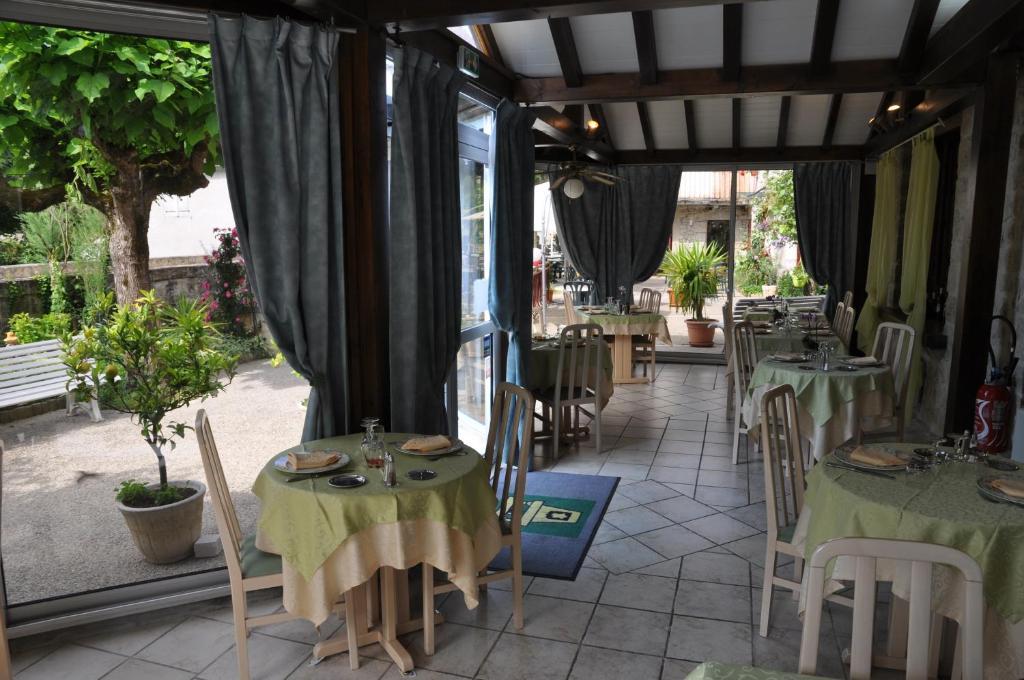 Logis Hotels - Auberge De L'Ile - Hotel 3 Etoiles Et Restaurant Creysse  エクステリア 写真