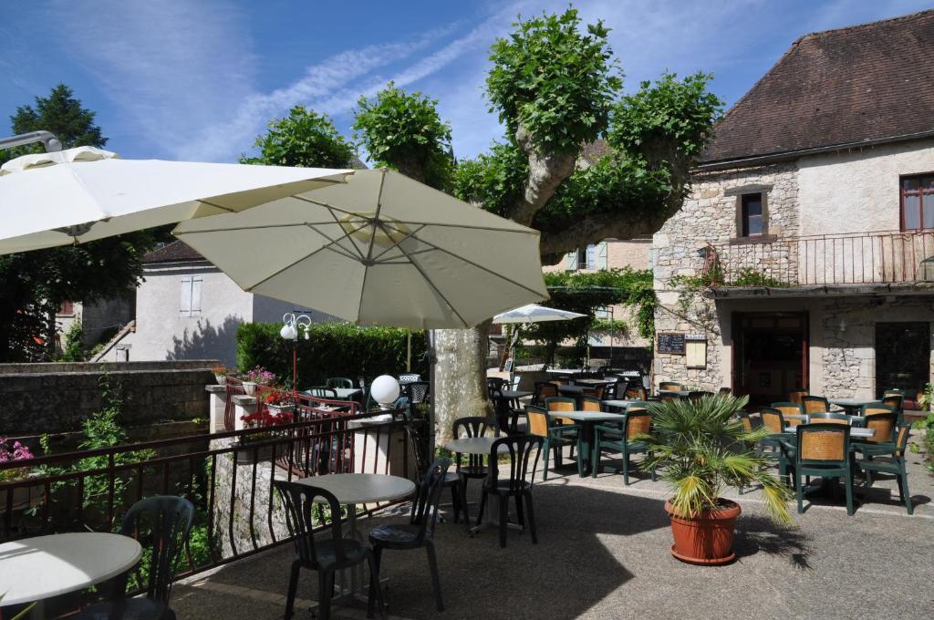 Logis Hotels - Auberge De L'Ile - Hotel 3 Etoiles Et Restaurant Creysse  エクステリア 写真