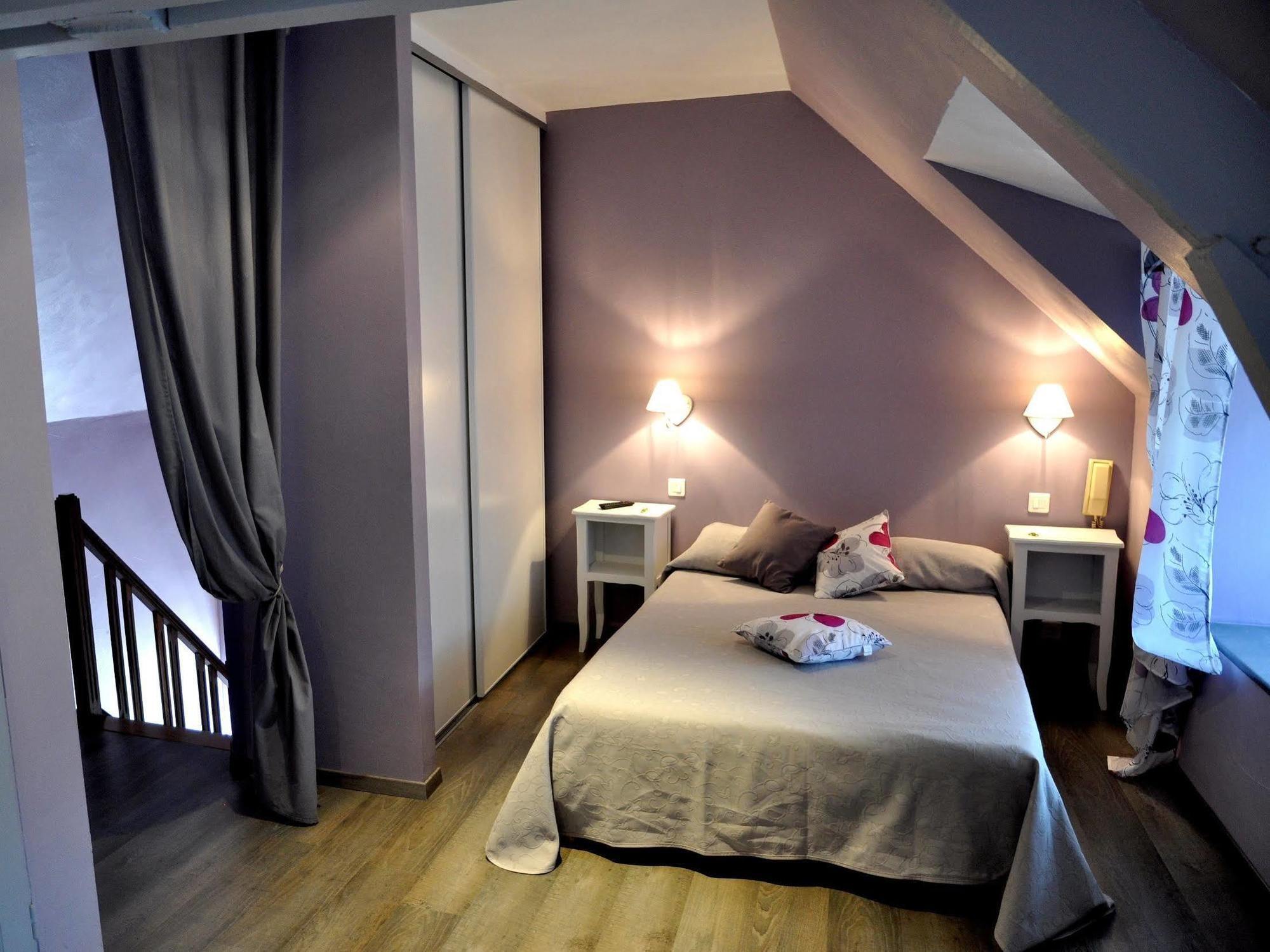 Logis Hotels - Auberge De L'Ile - Hotel 3 Etoiles Et Restaurant Creysse  エクステリア 写真