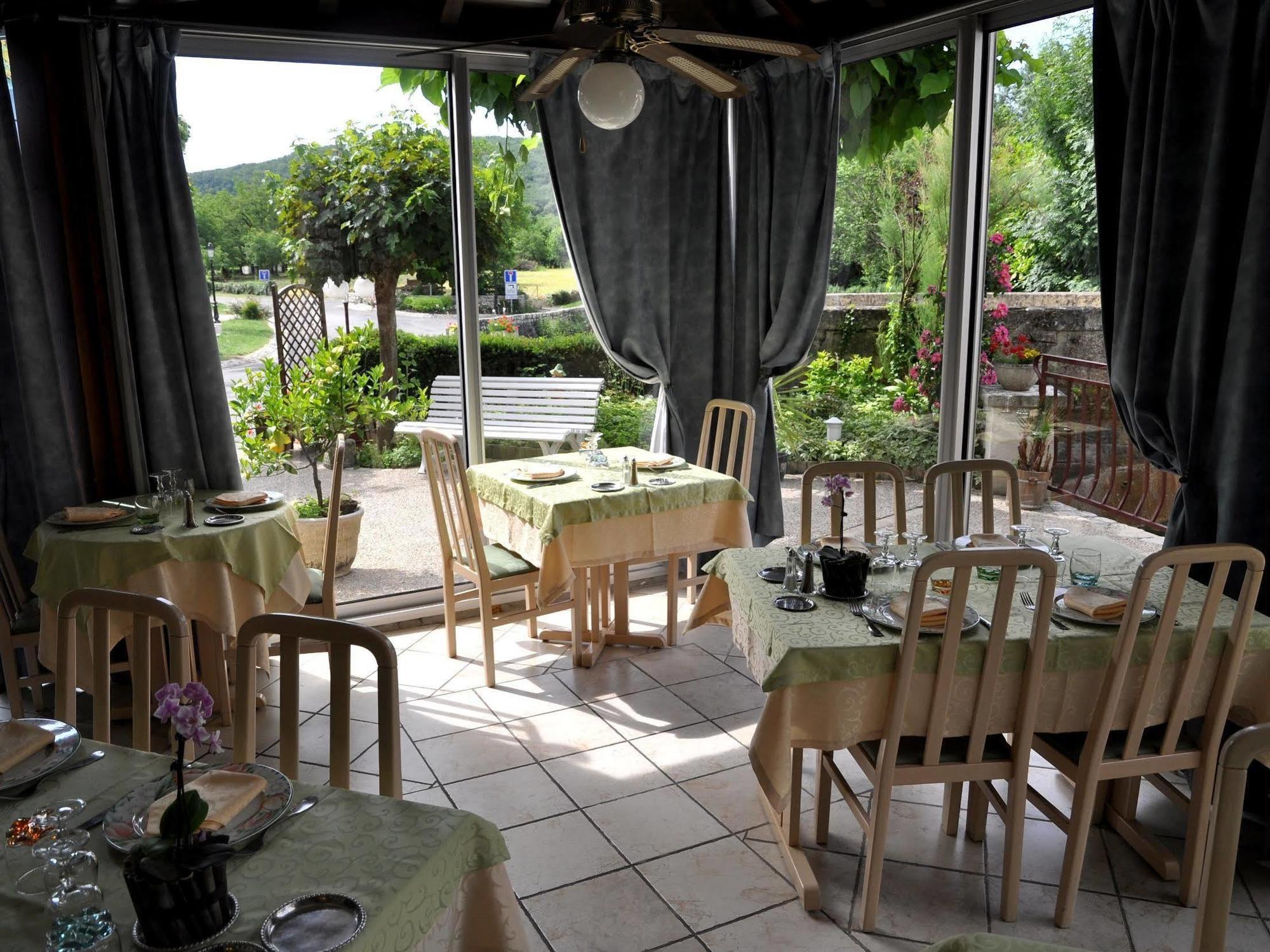 Logis Hotels - Auberge De L'Ile - Hotel 3 Etoiles Et Restaurant Creysse  エクステリア 写真