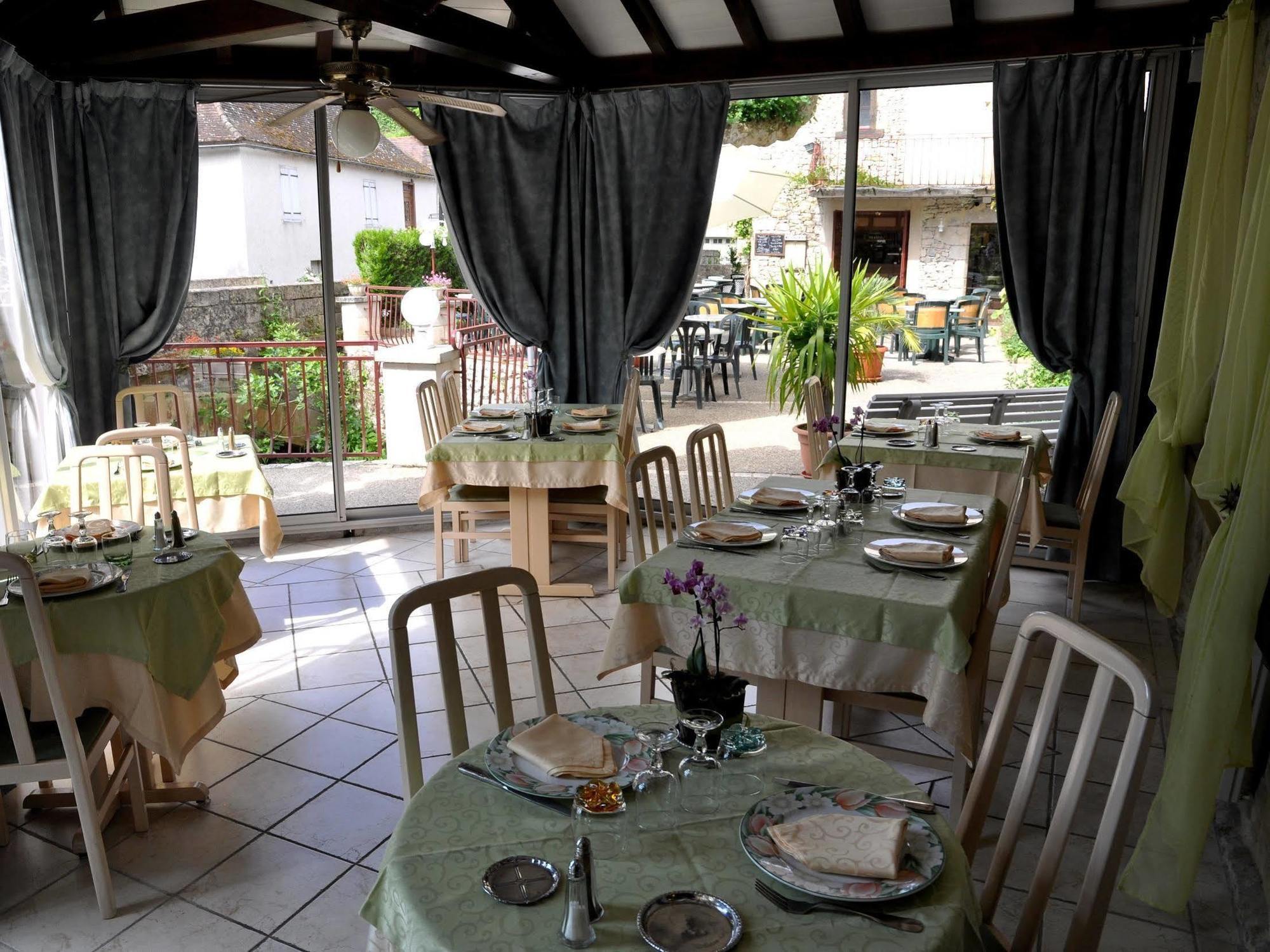 Logis Hotels - Auberge De L'Ile - Hotel 3 Etoiles Et Restaurant Creysse  エクステリア 写真