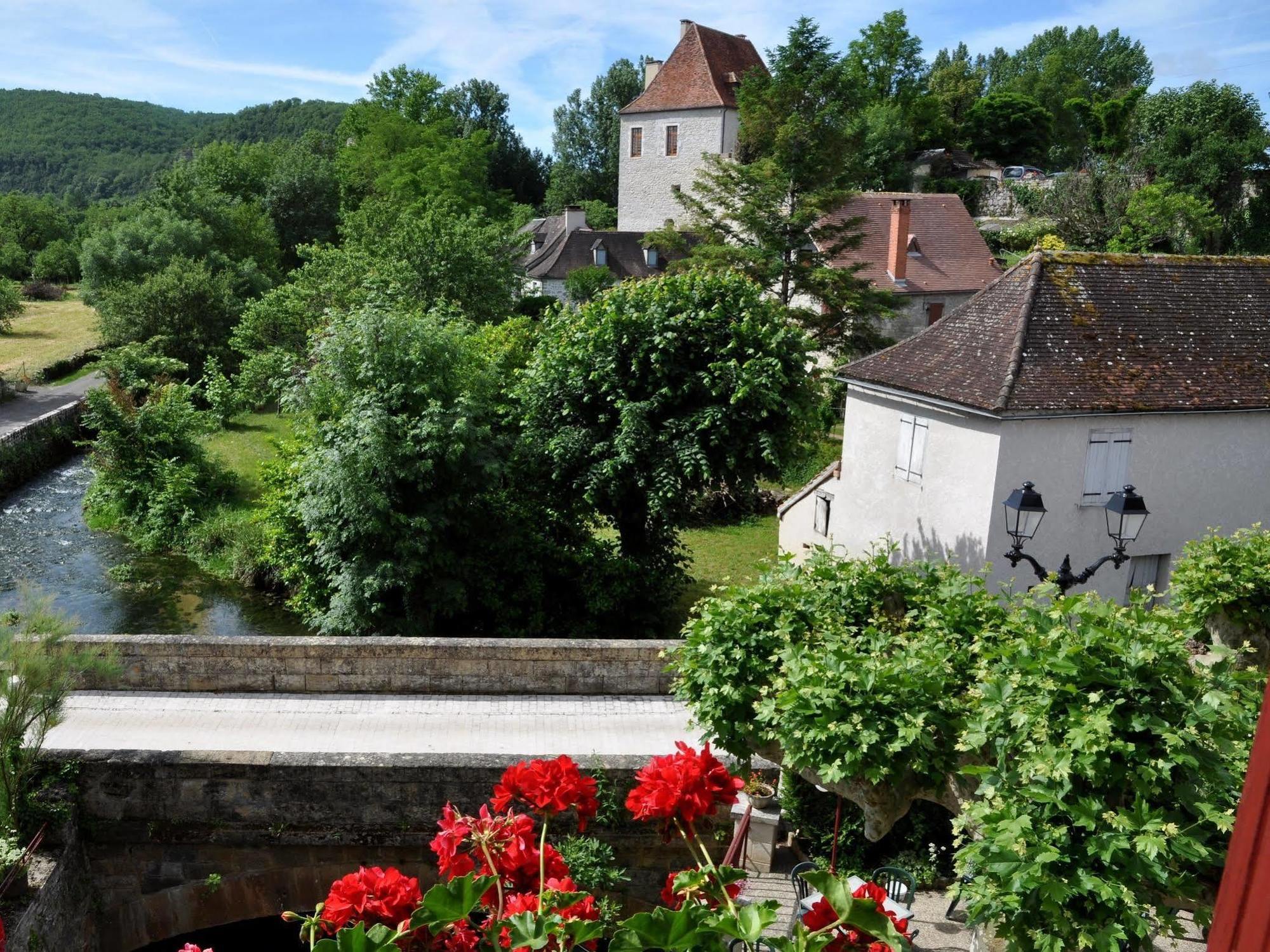 Logis Hotels - Auberge De L'Ile - Hotel 3 Etoiles Et Restaurant Creysse  エクステリア 写真