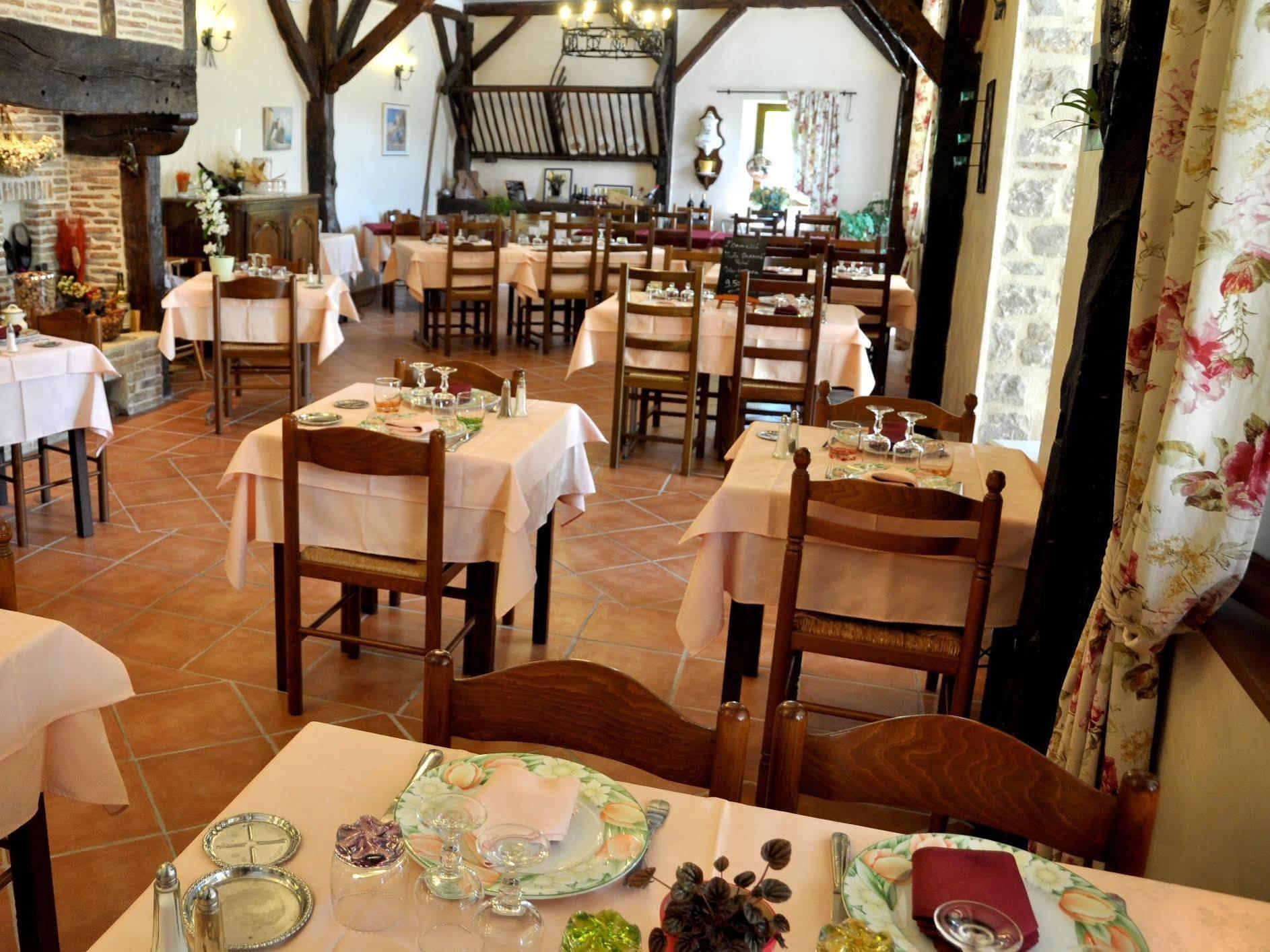 Logis Hotels - Auberge De L'Ile - Hotel 3 Etoiles Et Restaurant Creysse  エクステリア 写真